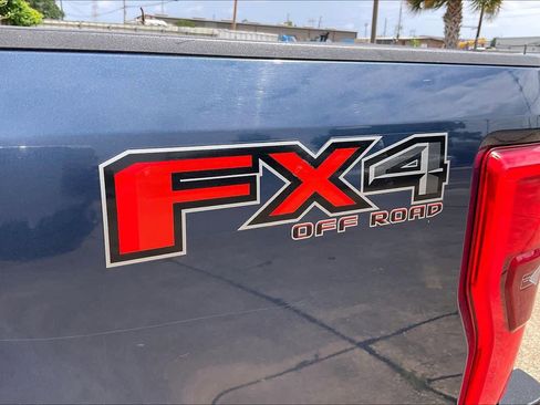 Used 2017 Ford F250 Lariat w/ FX4 Off-Road Package AWD/4WD image 10