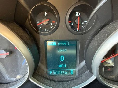Used 2013 Chevrolet Cruze LS FWD image 16