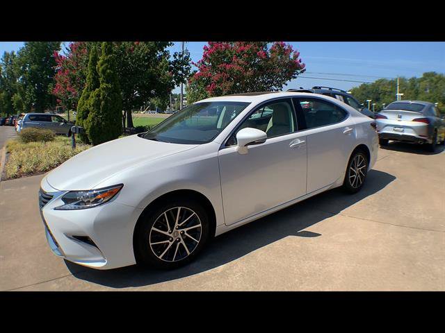 Used 2018 Lexus ES 350 w/ Luxury Package w/Wood Trim FWD image 4