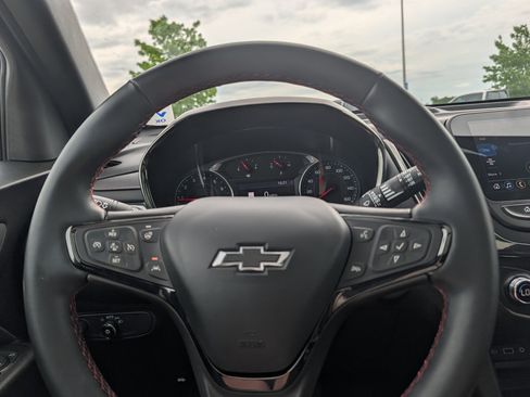 Used 2023 Chevrolet Equinox RS AWD/4WD image 30
