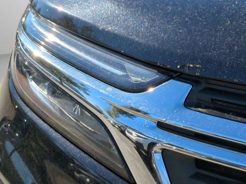 Used 2024 Chevrolet Equinox LT FWD image 2