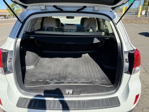 Used 2014 Subaru Outback 2.5i Limited w/ Moonroof Package image 15