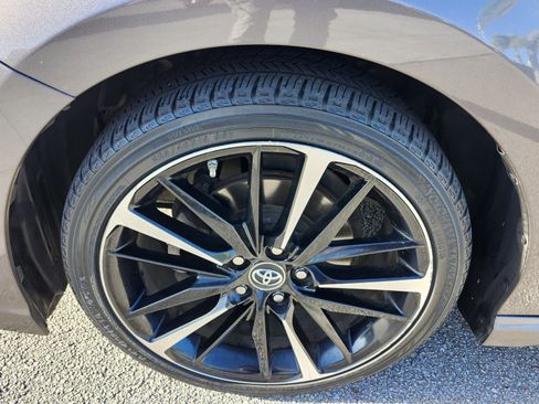 Used 2018 Toyota Camry XSE image 25