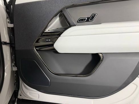 New 2026 Land Rover Range Rover Sport SE AWD/4WD image 31