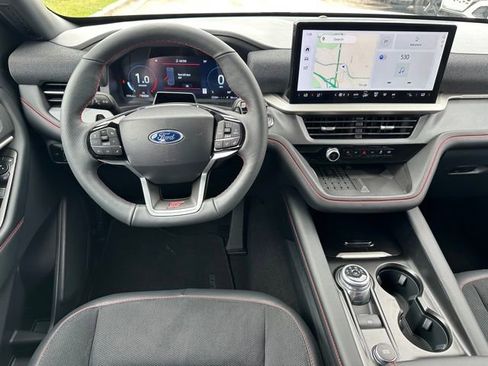 Used 2025 Ford Explorer ST AWD/4WD image 17