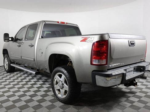 Used 2012 GMC Sierra 2500 SLE w/ SLE Preferred Package image 4