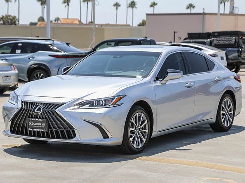 Used 2025 Lexus ES 350 FWD image 3