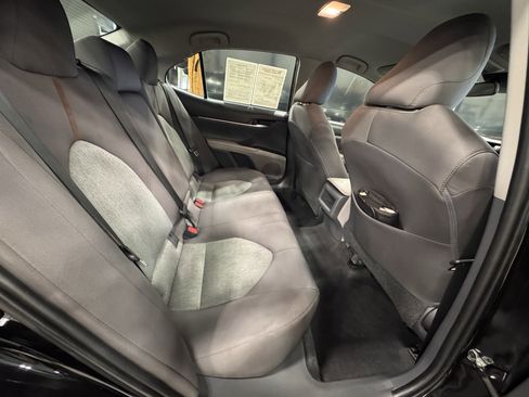 Used 2019 Toyota Camry LE image 24