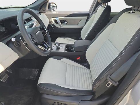 New 2026 Land Rover Discovery Sport Landmark image 15