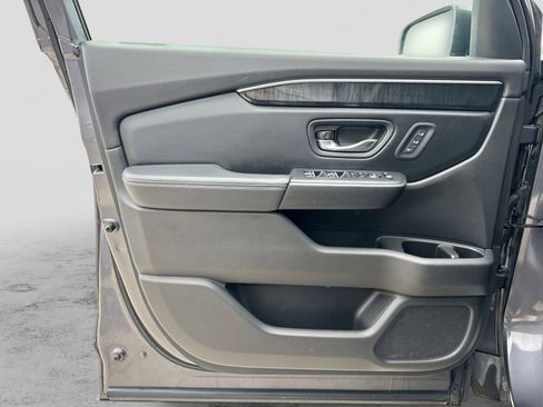 Used 2023 Honda Pilot Elite image 34