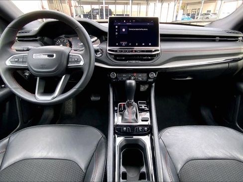 Used 2025 Jeep Compass Trailhawk AWD/4WD image 15