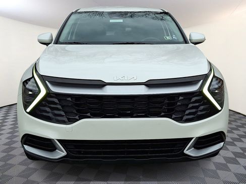 Used 2024 Kia Sportage LX image 2