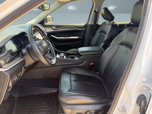 Certified 2022 Jeep Grand Cherokee L Limited AWD/4WD image 5