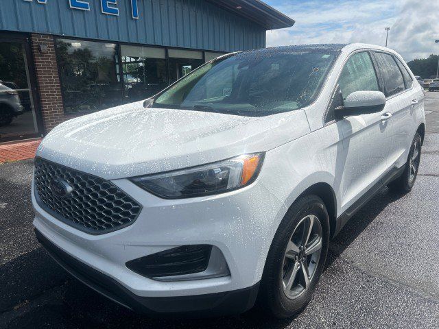 Used 2023 Ford Edge SEL AWD/4WD image 2