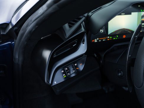 Used 2025 Ferrari SF90 Spider image 28