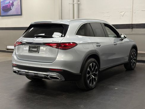 Used 2025 Mercedes-Benz GLC 350e 4MATIC image 13