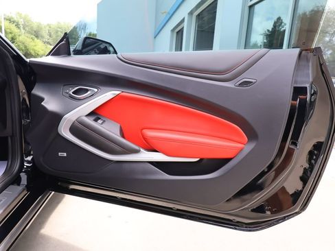 Used 2016 Chevrolet Camaro SS RWD image 27