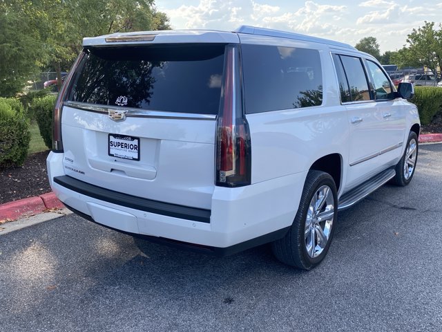 Used 2017 Cadillac Escalade ESV Luxury AWD/4WD image 6