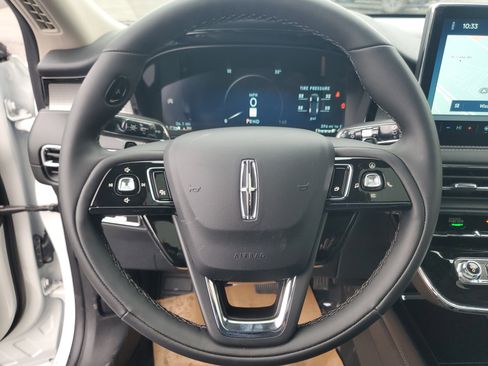 New 2026 Lincoln Corsair Premiere image 16