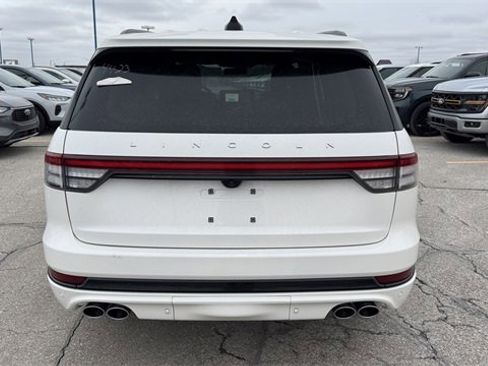 New 2026 Lincoln Aviator AWD w/ Jet Appearance Package image 7