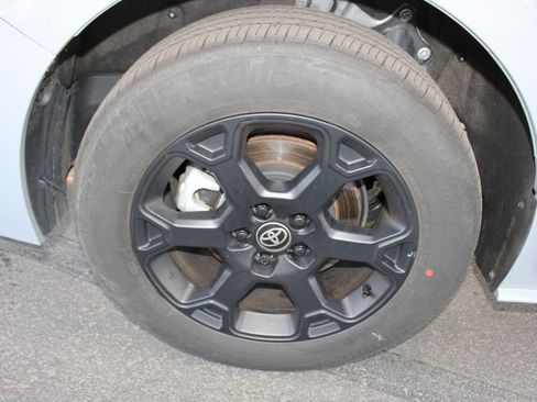 Certified 2025 Toyota Sienna XLE Woodland Edition AWD/4WD image 66