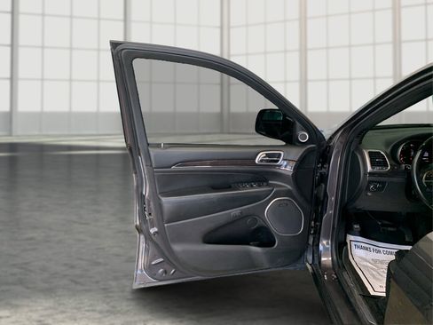 Used 2018 Jeep Grand Cherokee Overland image 19