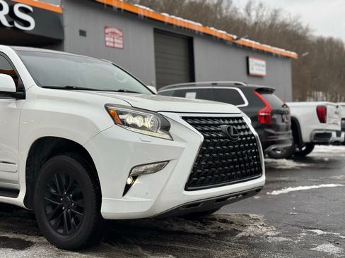 Used 2016 Lexus GX 460 image 35