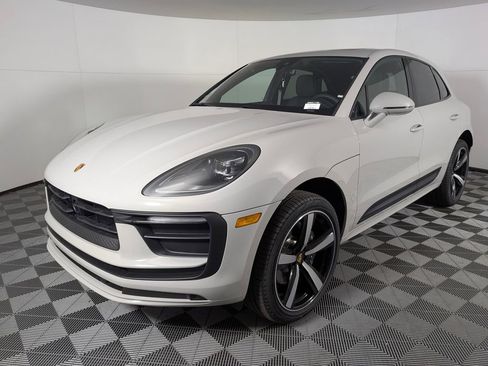 New 2026 Porsche Macan image 1