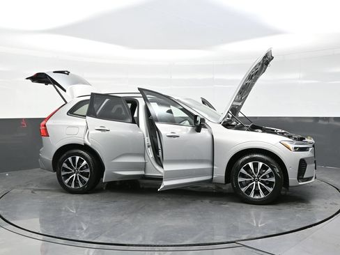 Used 2025 Volvo XC60 B5 Plus AWD/4WD image 45