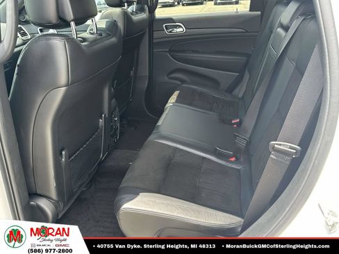 Used 2019 Jeep Grand Cherokee Altitude AWD/4WD image 11