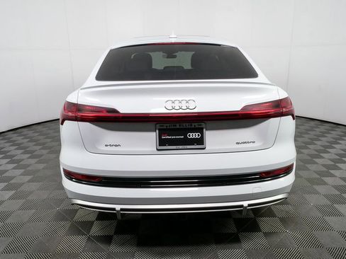 Used 2021 Audi e-tron Prestige w/ Prestige Package image 31
