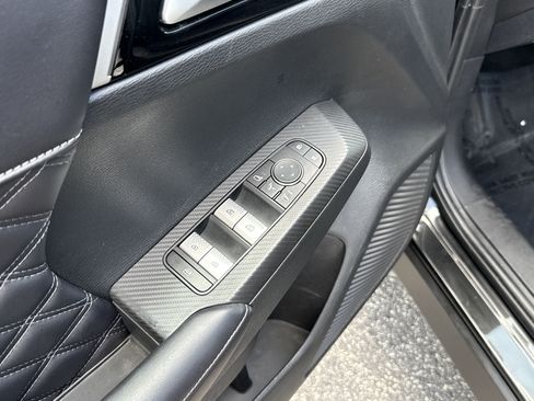 Used 2024 Mitsubishi Outlander SEL AWD/4WD image 16