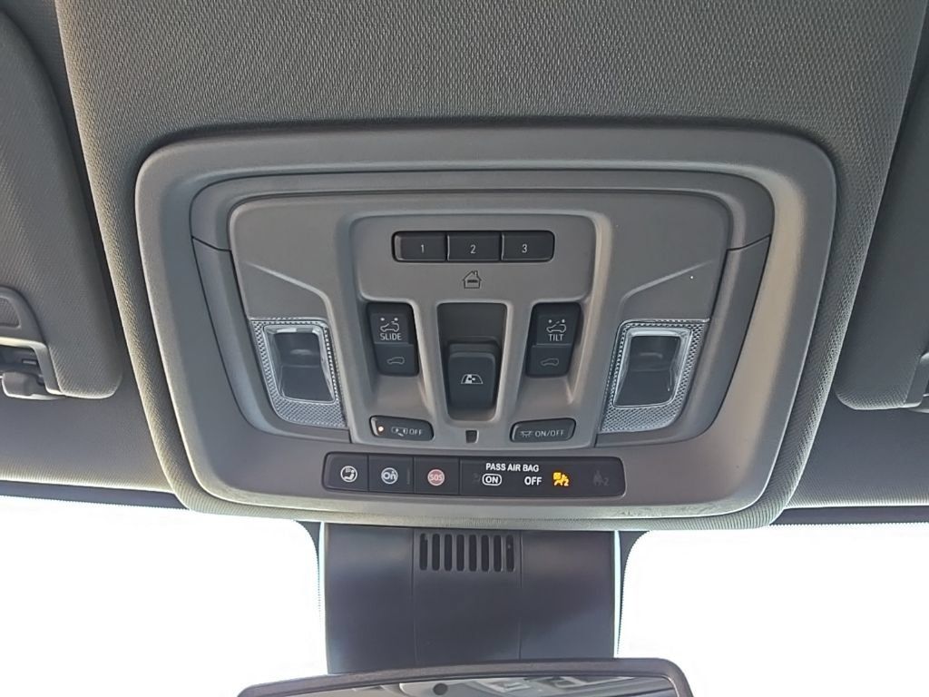 Used 2025 GMC Sierra 3500 Denali AWD/4WD image 21