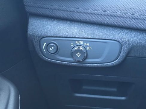 Used 2025 Chevrolet TrailBlazer LT FWD image 30