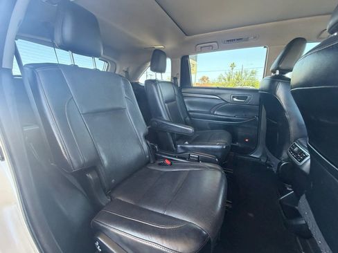 Used 2015 Toyota Highlander Limited Platinum AWD/4WD image 21