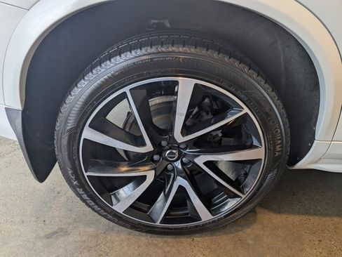 Used 2021 Volvo XC90 T6 Momentum w/ Climate Package image 8