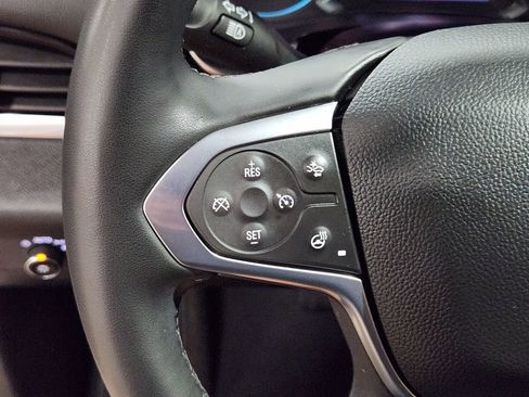 Used 2023 Chevrolet Traverse RS image 49