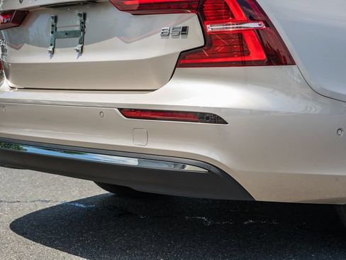 Certified 2023 Volvo S60 B5 Ultimate AWD/4WD image 9