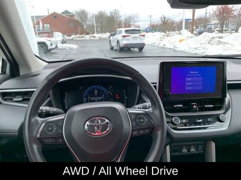 Used 2023 Toyota Corolla Cross XLE w/ Convenience Package image 17