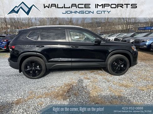 New 2026 Volkswagen Taos SEL image 1