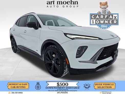 Used 2025 Buick Envision Sport Touring image 1