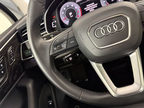 Used 2023 Audi Q7 3.0T Premium AWD/4WD image 38