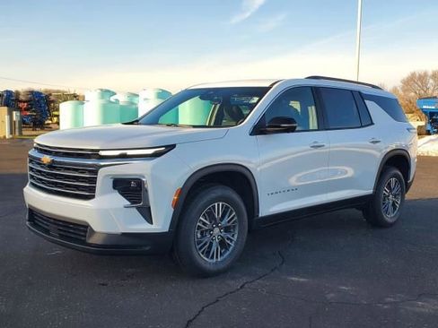 New 2026 Chevrolet Traverse LT w/ Driver Confidence Package image 2