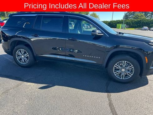 Used 2024 Chevrolet Traverse LT w/ Trailering Package AWD/4WD image 17