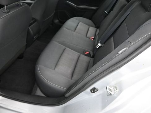 Used 2024 Nissan Altima 2.5 SV image 11