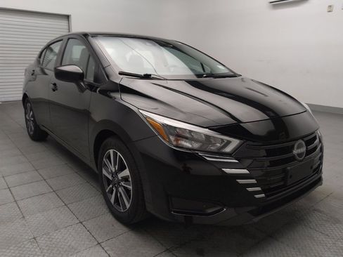 Used 2025 Nissan Versa SV FWD image 13