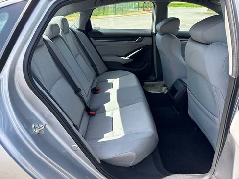 Used 2018 Honda Accord LX image 10