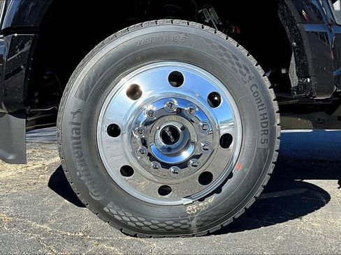 New 2026 Ford F450 Platinum w/ FX4 Off-Road Package image 12