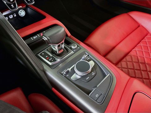 Used 2021 Audi R8 V10 w/ Premium Package RWD image 19