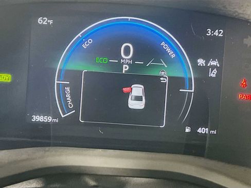 Used 2025 Toyota Camry LE FWD image 12
